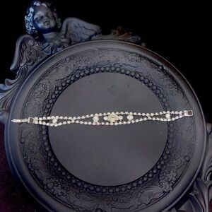 Vintage costume rhinestone bracelet